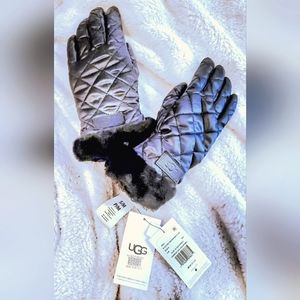 Black Ugg Quilted Performance Gloves NWT